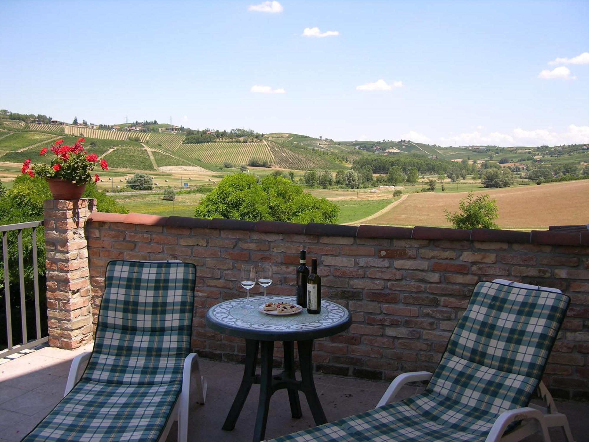 Agriturismo La Mussia Castelnuovo (Asti) Exterior foto